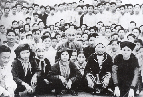 Various activities to celebrate 75th anniversary of Uncle Ho s return to Tuyen Quang province